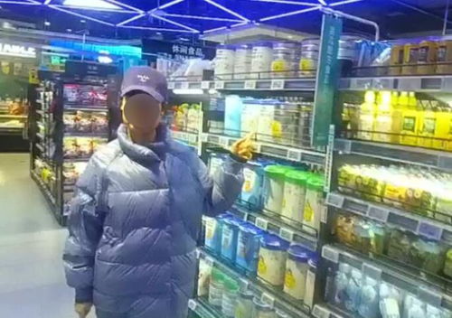 无业男子带孕妻偷奶粉日用品被抓 竟辩称“为生活所迫”，百货销售防盗引关注